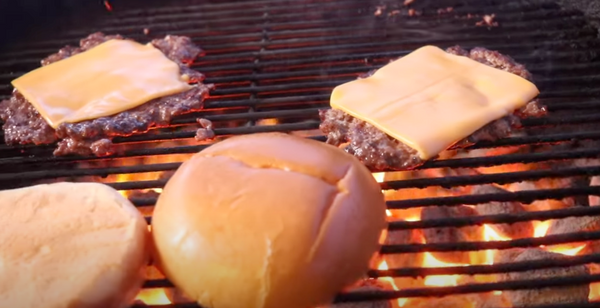How To Make Smash Burgers On The Grill (With Charcoal Flavor!)