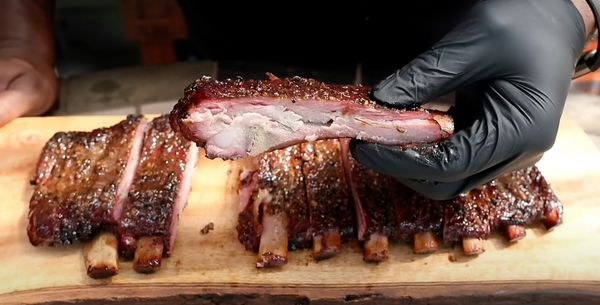 How to Make Central Texas-Style Pork Ribs on a Charcoal Grill: Step-by-Step Guide