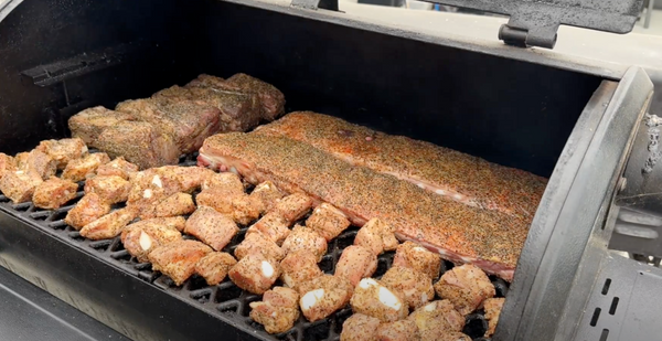 How to Make Beef Ribs on a Smoker Using a Meat Thermometer