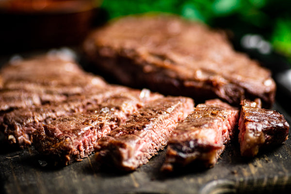 The Ultimate Steak Seasoning Showdown: Board vs. Steak